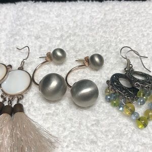 Bundle of vintage earrings -assorted